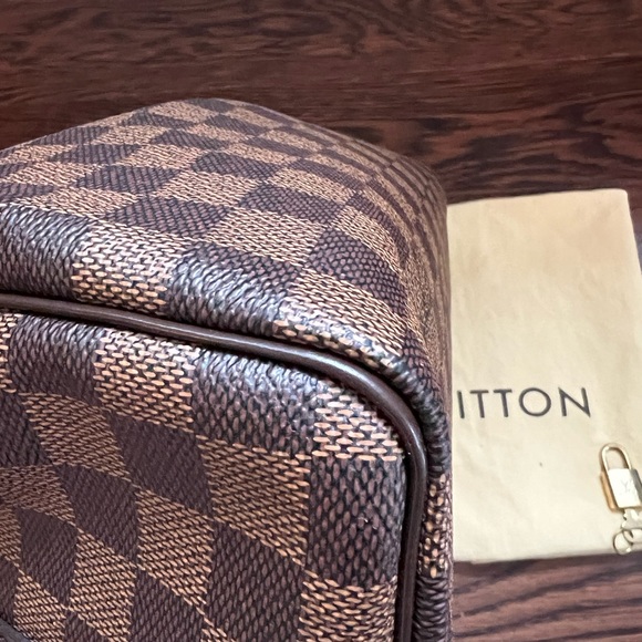 SOLD Authentic Louis Vuitton Speedy 30B - Picture 13 of 15